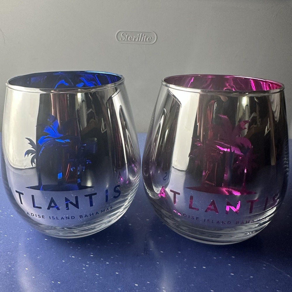 Set Of 2 Atlantis Paradise Bahamas Decorative Glasses Purple And Blue